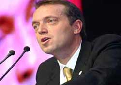 Cem Uzan hakkında hapis kararı çıktı