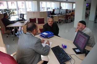 Karatay’da hizmet masası vatandaşın işini kolaylaştırıyor