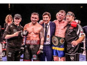 EC Boxing, dünya şampiyonluk kemeri kazandı