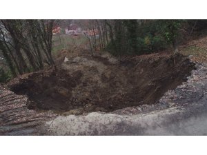 50 metrelik heyelan havadan görüntülendi
