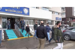 FETÖ’den 4 kişi tutuklandı, 2 kişiye adli kontrol