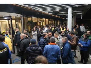 Tribünden düşen Fenerbahçeli için taraftarlar hastaneye akın etti
