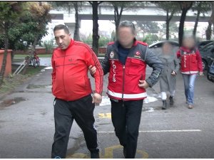 Başkalarının kimlik numarası üzerinden ilaç yazdırıp satan çete çökertildi