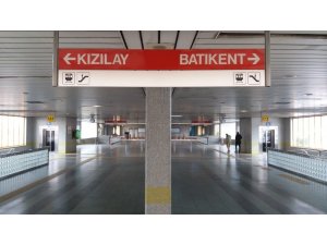 Başkent’te metroyu durduran intihar