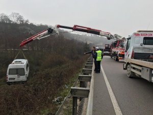Servis minibüsü şarampole uçtu: 9 yaralı