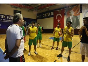 Erdemli Belediyesi Basketbol Takımı şampiyonluk yolunda