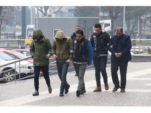Bolu’da 552 gram esrarla yakalanan 3 şüpheli tutuklandı