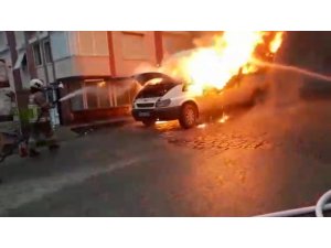 Servis aracı alev alev yandı