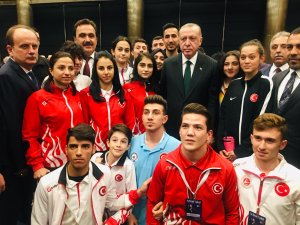 Cumhurbaşkanı Erdoğan  Milli sporcularla buluştu