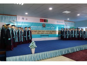 Afganistan'daki TMV Habibe Kadiri Kız Lisesi'nde mezuniyet heyacanı