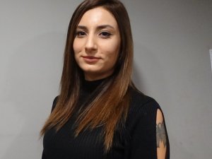 Magandalar köpekleri kemerle dövdü