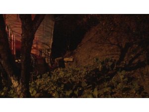 Beykoz’da istinat duvarı evin üzerine yıkıldı