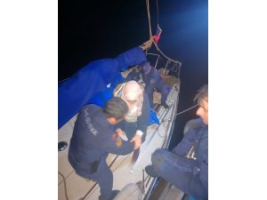 Fırtına ve yağmura aldırmadan kaçmaya çalıştılar