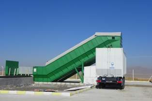 Hüyük Belediyesi'ne çöp kamyonu hibe edildi