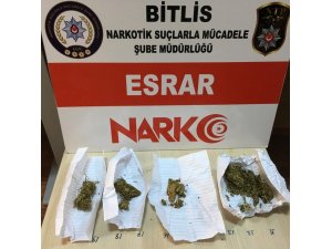 “Okul önlerinde asayiş ve trafik” uygulamasında esrar ele geçirildi
