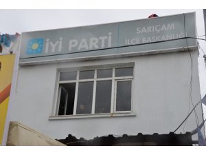 İYİ Parti Sarıçam İlçe Başkanlığı binasına silahlı saldırı
