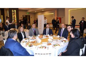Yücel Yılmaz davul zurna ile karşılandı