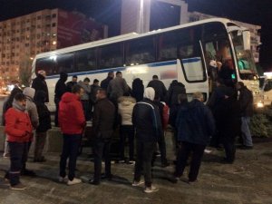 Servis otobüsü yayaların arasına daldı: 1 ölü, 2 yaralı