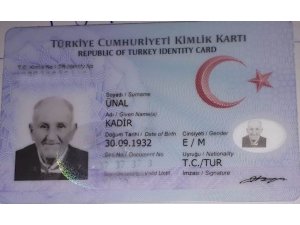 Edremit’te yaşlı adam alevlerin içinde can verdi