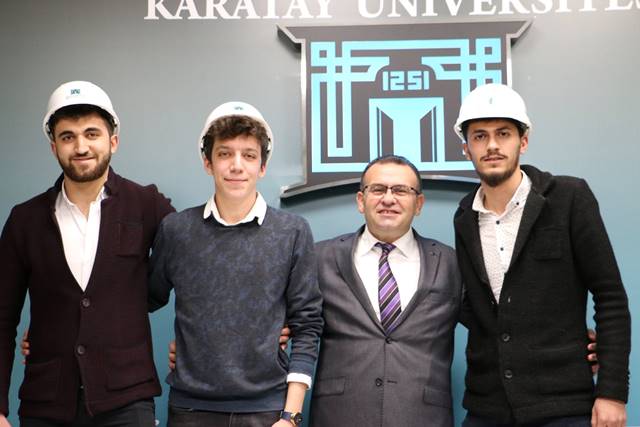 KTO Karatay’da öğrenciler baret taktı