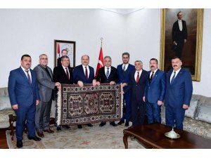 Vali Toprak'a "hayırlı olsun" ziyareti