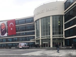 Adliye koridorunda kavga: 6 gözaltı
