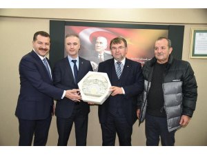 Yücel Yılmaz ticaret odası ve esnaf kredi kefalet kooperatifini ziyaret etti