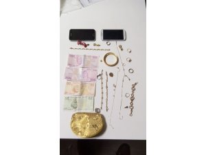 Hırsızlık yapan şüpheliler ev sahibinin yeğeni çıktı