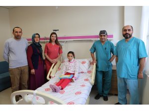 Şah damarı şişen çocuk ameliyatla sağlığına kavuştu