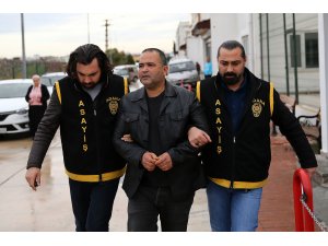 Sokak köpeklerine tüfekle ateş açan kişiye tutuklama