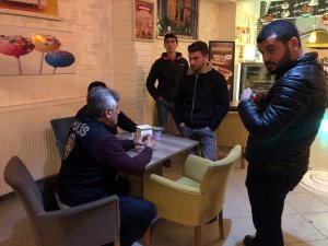 Kaynarca’da polis açık alanlarda ve mekanlarda denetim yapıldı