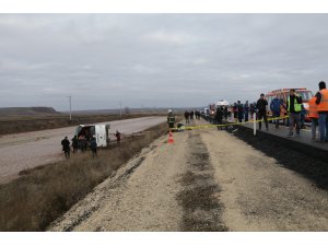 Yozgat'ta yolcu otobüsü devrildi: 1 ölü, 18 yaralı