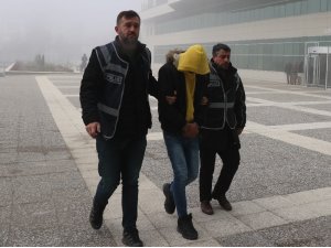 Sahte polisi, evine girdiği kadının uyanıklığı yakalattı