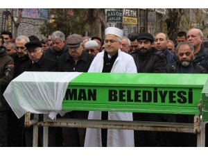 Hollanda’da öldürülen Hümeyra, Karaman’da gözyaşlarıyla uğurlandı