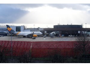 Gatwick Havaalanı hava trafiğine açıldı