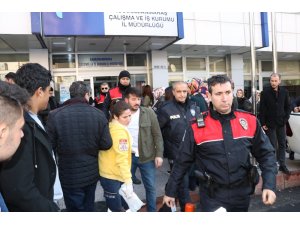 İş kuyruğunda bıçaklandı