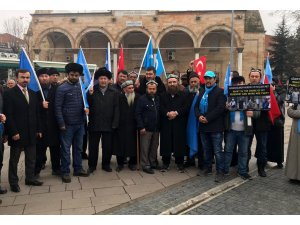 Doğu Türkistan için yürüyen grup Düzce'de