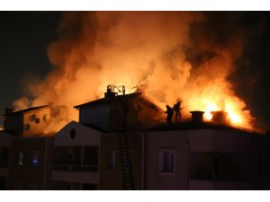 Bursa'da 7 katlı apartmanda yangın