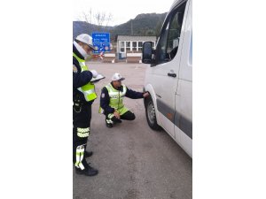 Amasya polisinden kış lastiği denetimi