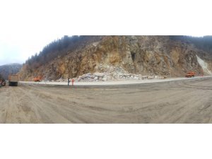 Gümüşhane-Trabzon karayolundaki heyelan