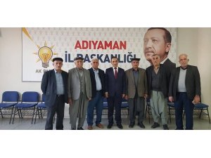 Başkan Dağtekin vatandaşların sorununu dinliyor