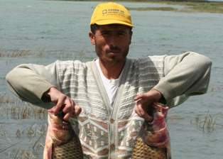 Beyşehir Gölü'ne amatör balıkçıların ilgisini çekiyor