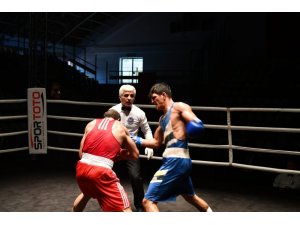 Balıkesir’de boks şampiyonası final maçları ile sona erdi