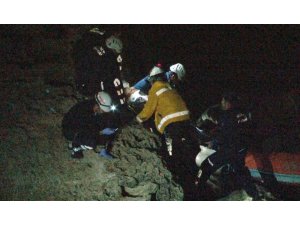 Antalya’da falezlerden düşen şahıs kurtarıldı