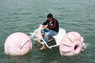 Beyşehir Gölü’nde traktörle gezmek mümkün