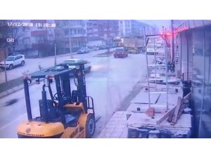 Otomobile bağlanan köpek yolda sürüklendi