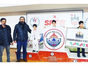 Çermikli genç karateciler 6 madalya kazandı