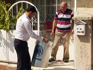 Selçukluda her konuta çöp kovası