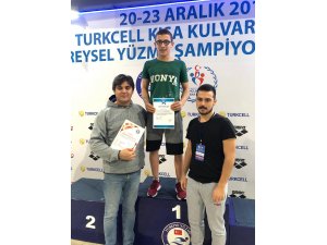 Konyasporlu yüzücü Türkiye rekoru kırdı