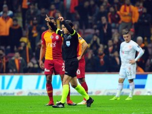 Spor Toto Süper Lig: Galatasaray: 2 - Demir Grup Sivasspor: 2 (İlk yarı)